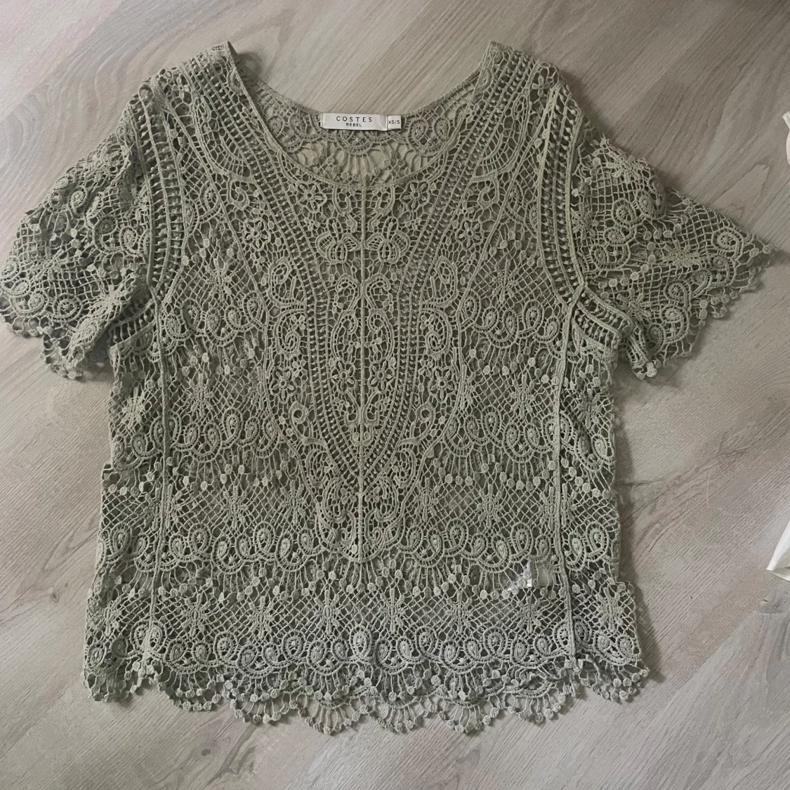 Ljusgrön spetsblus från Costes - 2