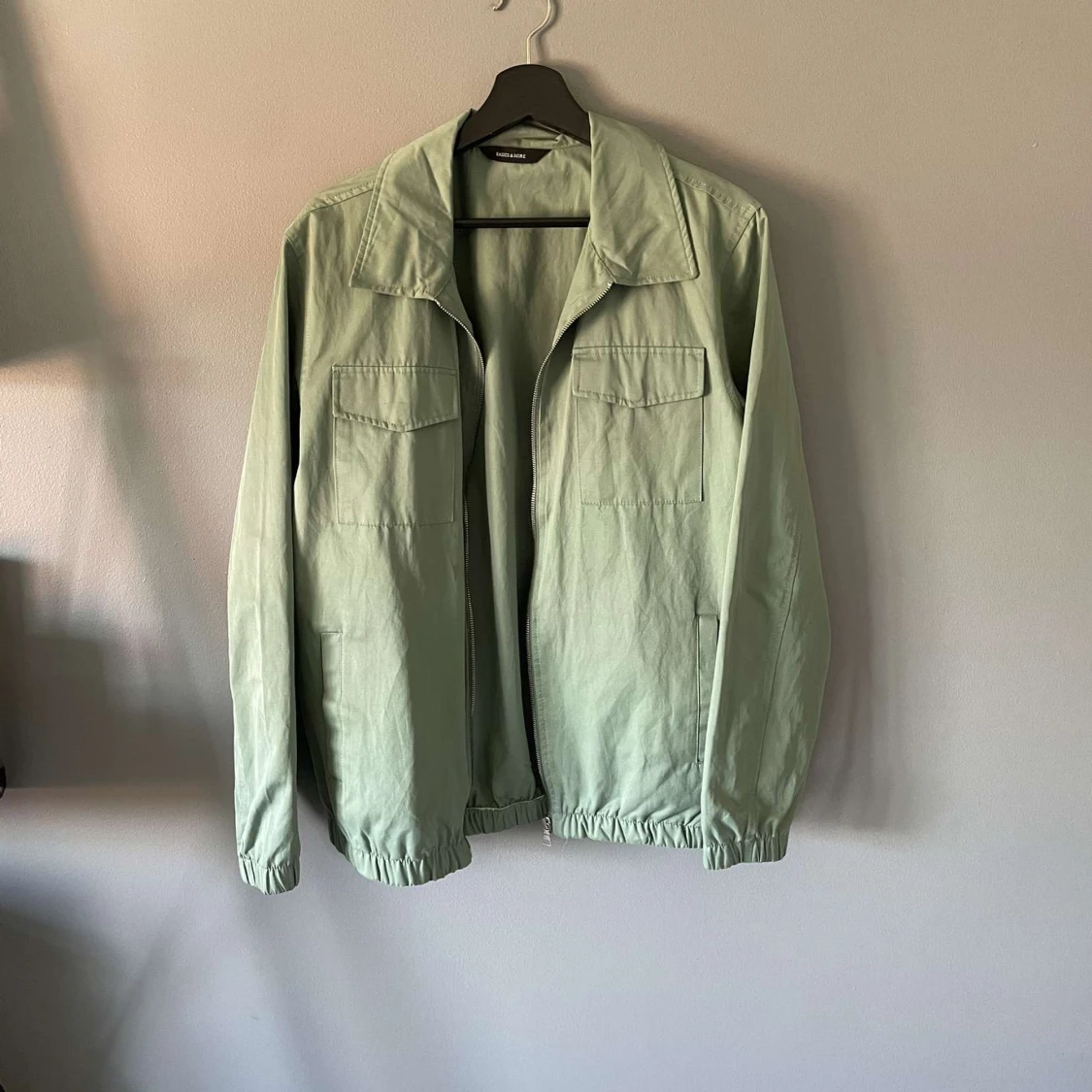 Ljusgrön overshirt från Basic & more