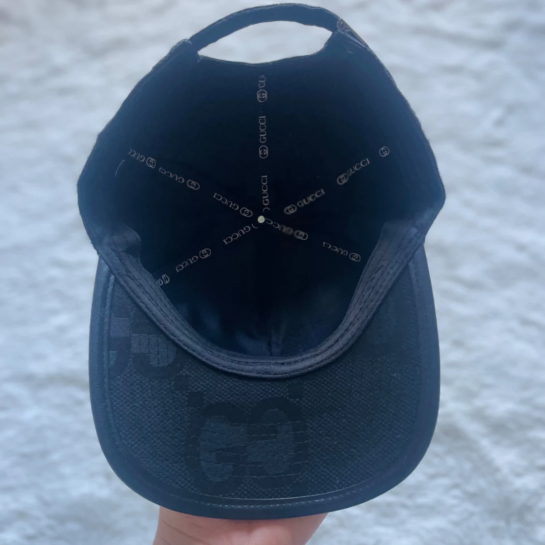 Svart keps från Gucci med GG-mönster - 2