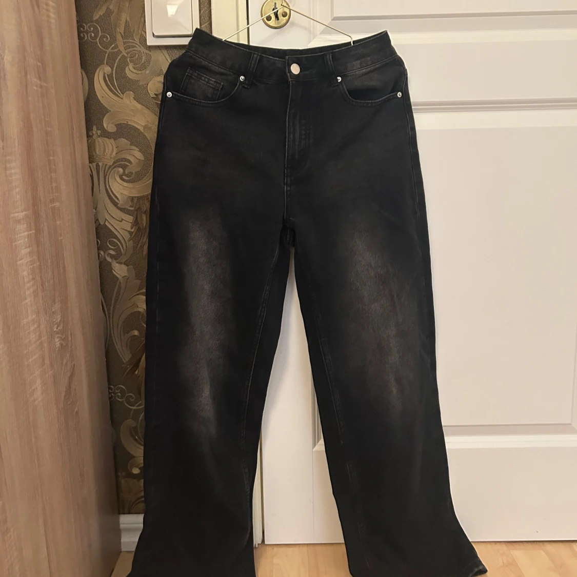 Svarta wide jeans från Myoursa XS