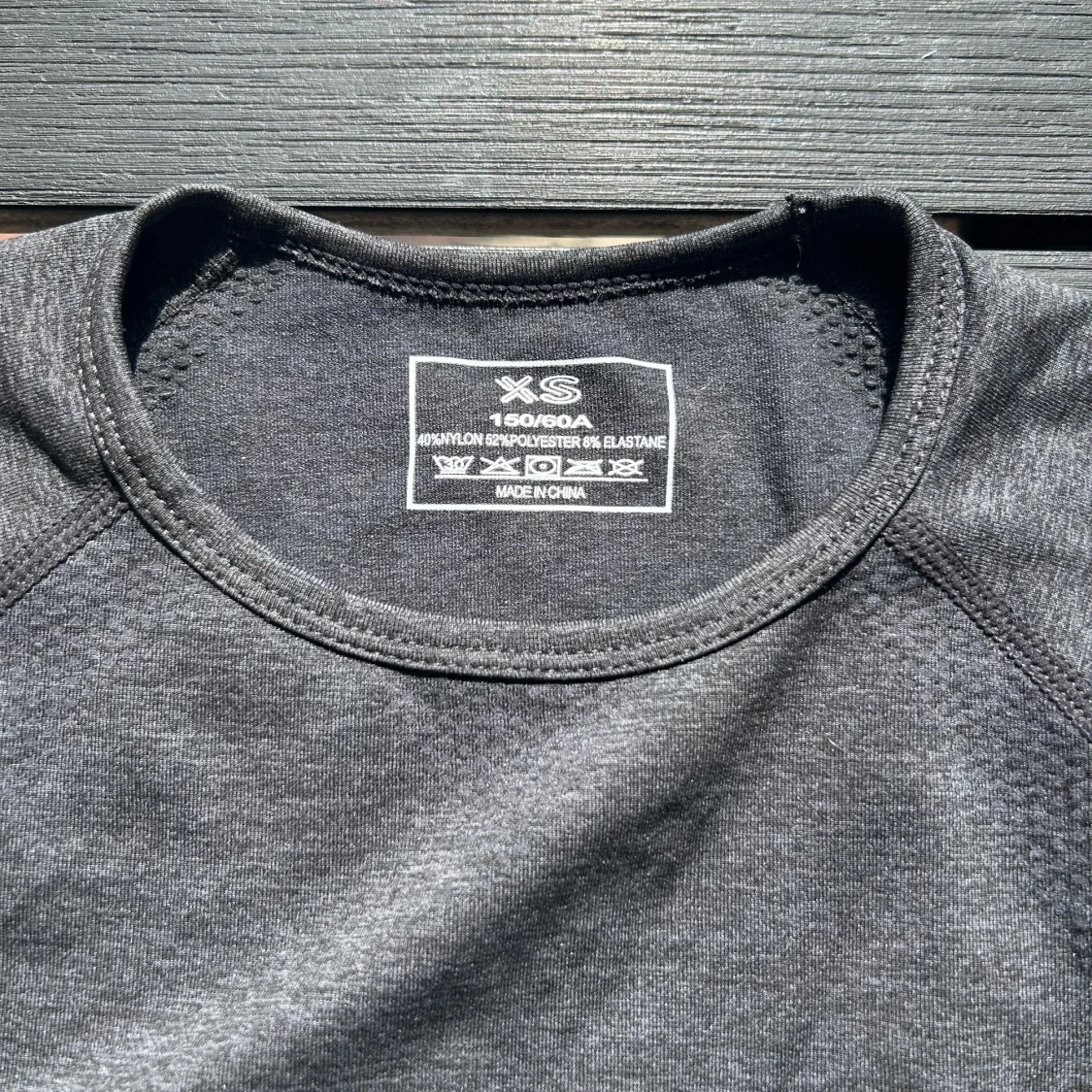 Mörkgrå cropped t-shirt XS - 1