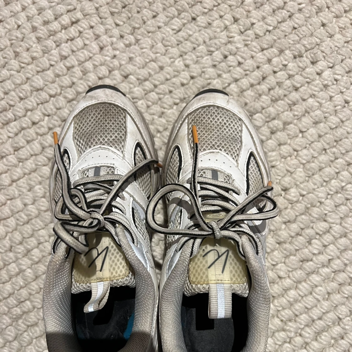 Vita sneakers från K.Cobler - 1