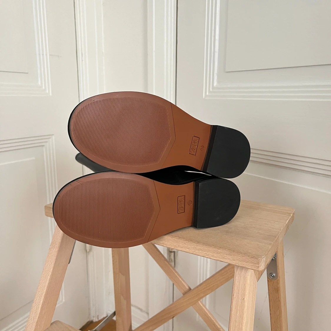 Svarta läderstövlar från Zara - 2