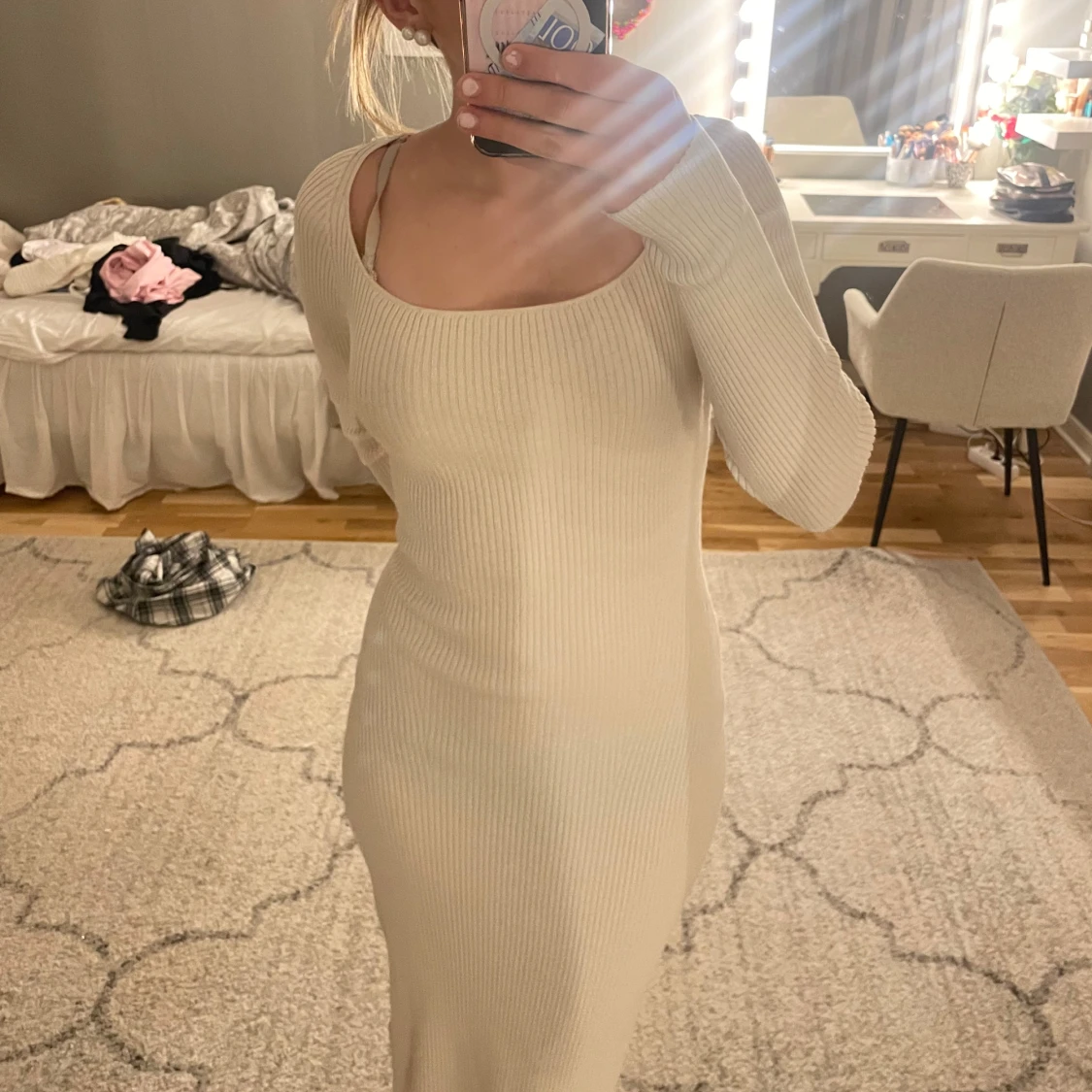 Ljusribbad långklänning med fyrkantig ringning - 3