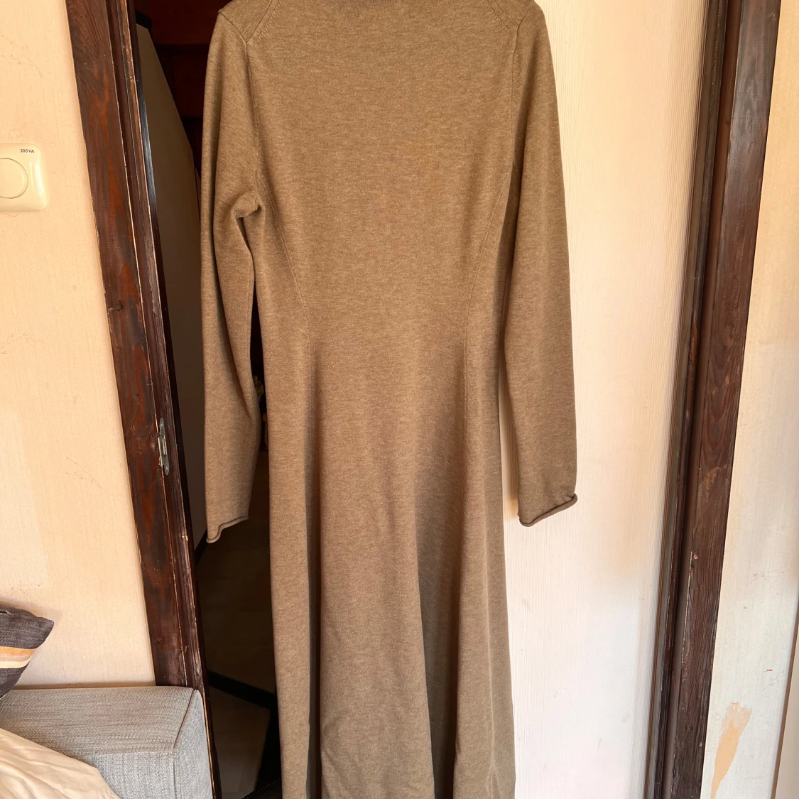 Beige långklänning från Uniqlo : C - 1