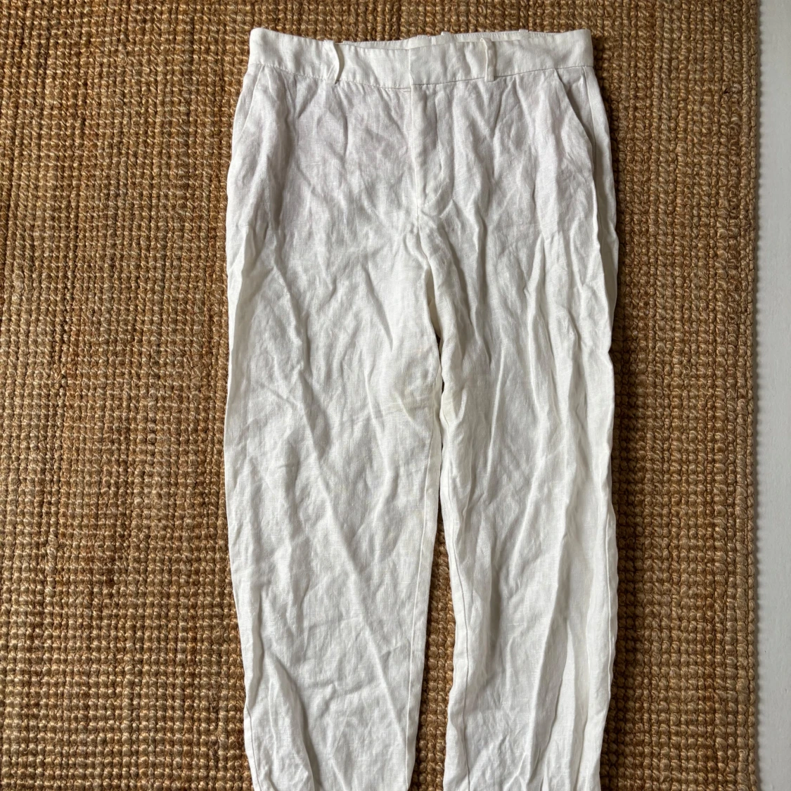 Vita linnebyxor från MNG