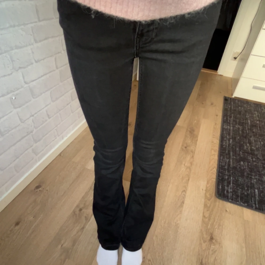 Svarta bootcut jeans - 1