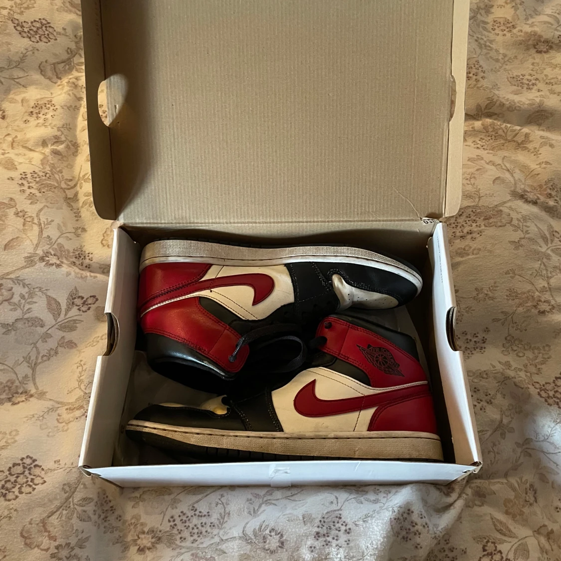 NIKE AIR JORAN 1 - 1