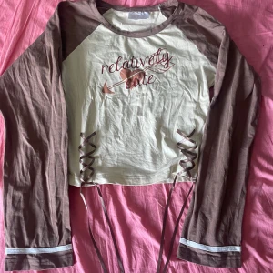 Crop top ”cute” - Bra skick, in syd  på sidan så lite mindre än L 