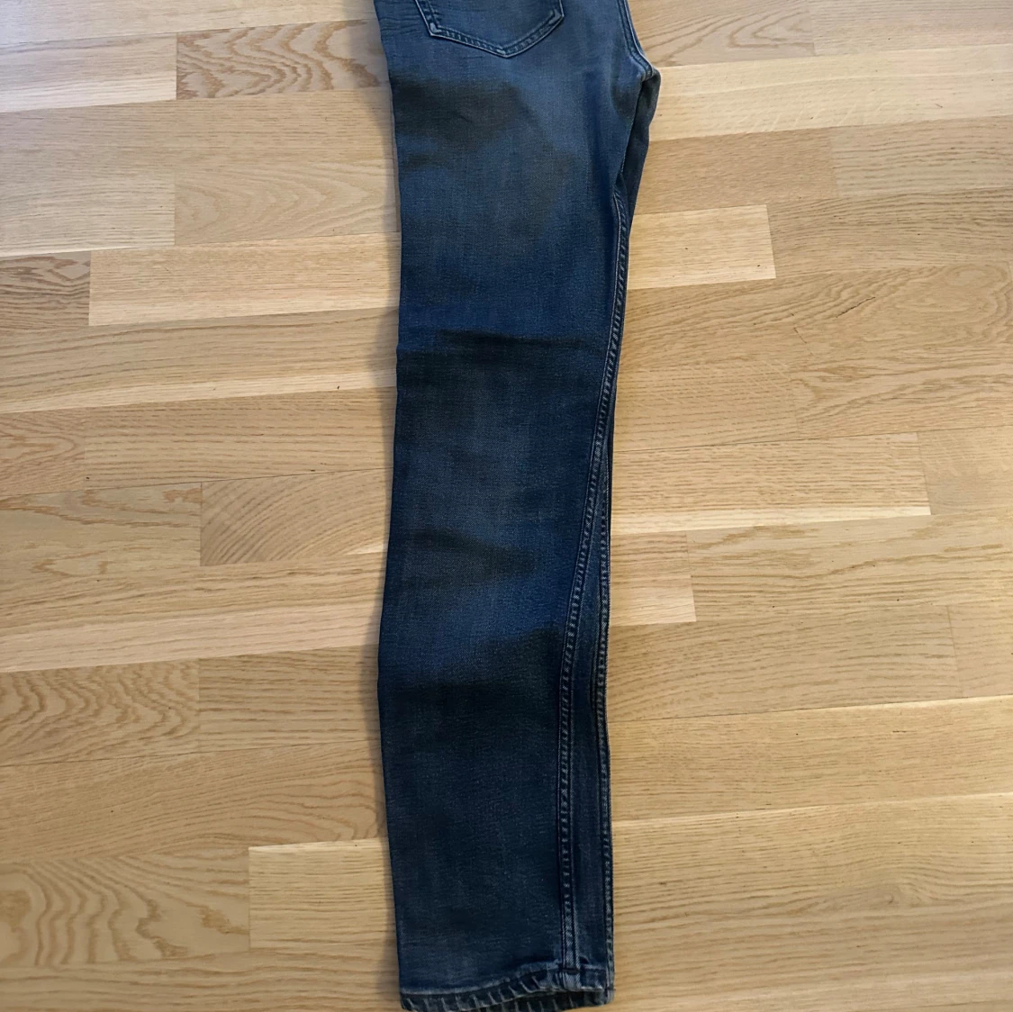 Mörkblå jeansbyxor från Acne Studios - 2