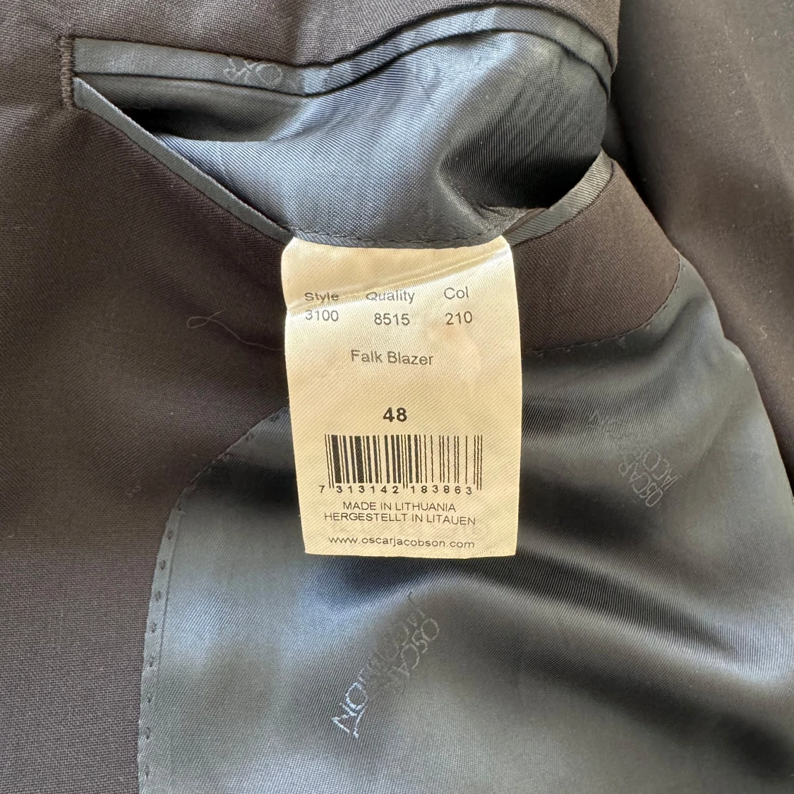 Mörkblå kostym från Oscar Jacobson - 1