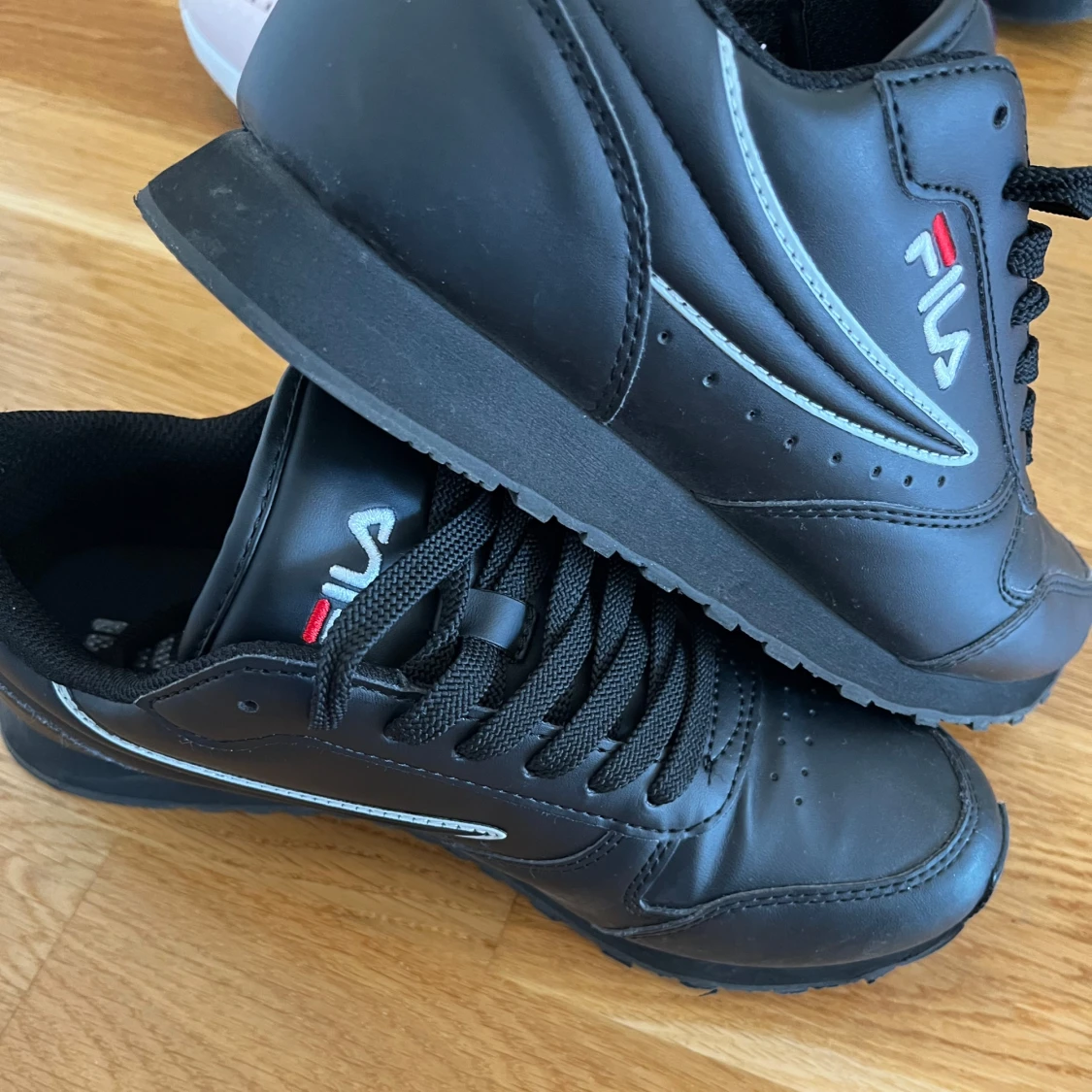 Svarta sneakers från Fila - 2