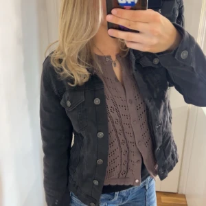 Jeans jacka - Jätte fin jeans jacka ifrån FB sister, new yorker. Storlek Xs/S. 