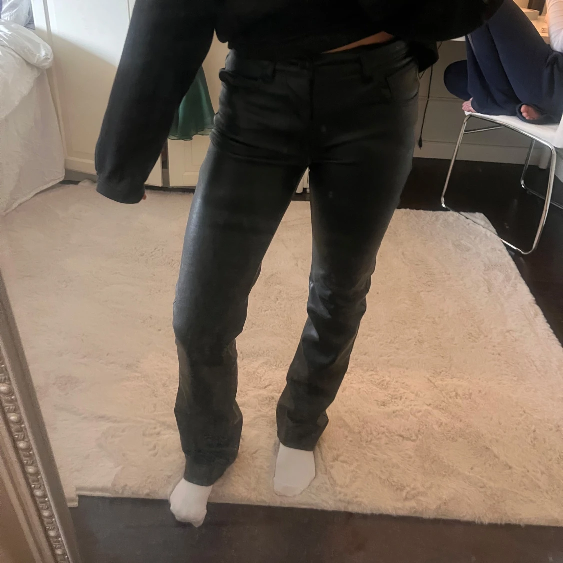 Svarta lowwaisted skinnbyxor från Bik Bok