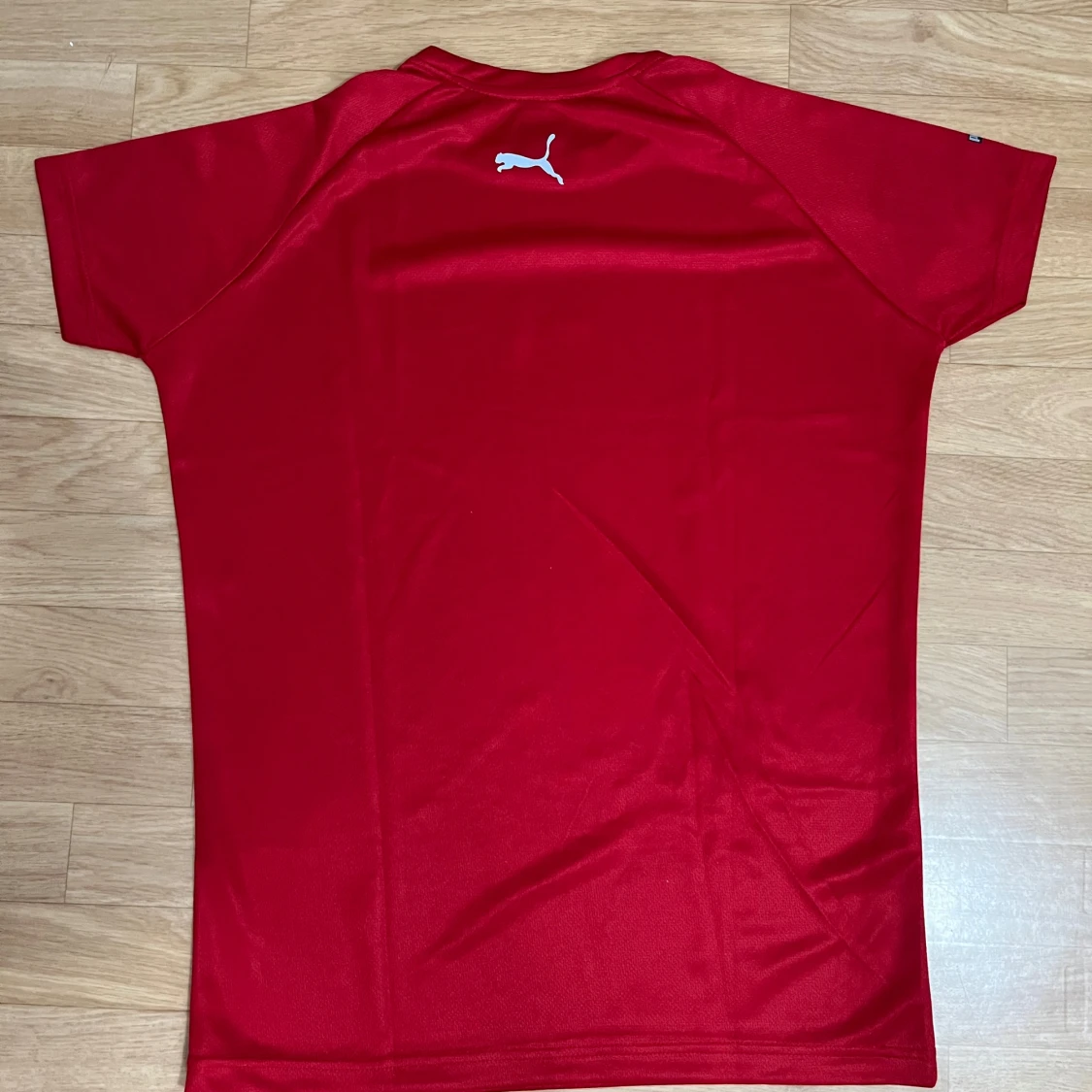 Röd Puma t-shirt i funktionsmaterial - 1