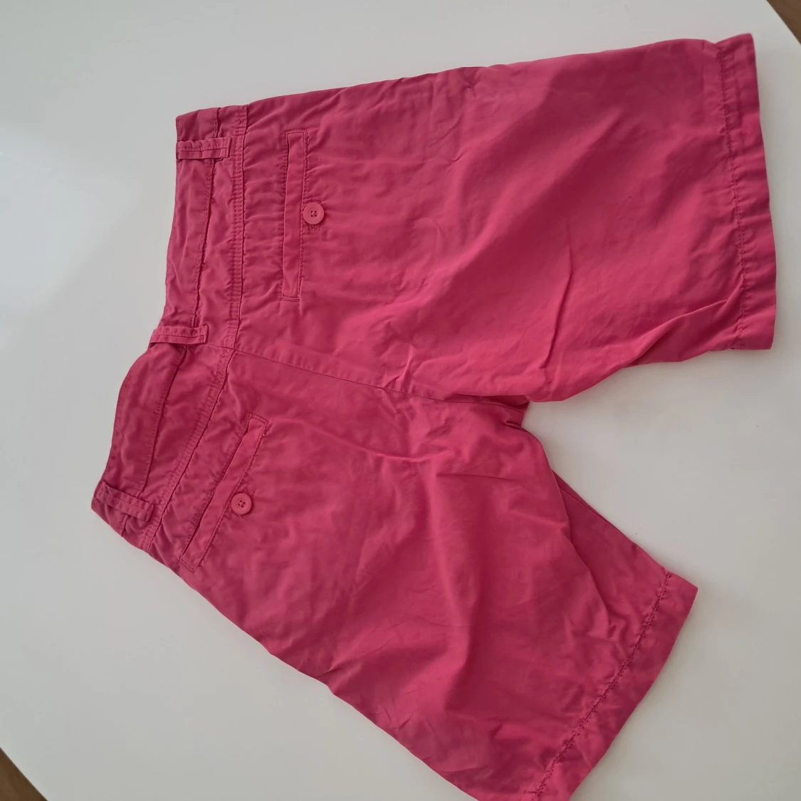 Rosa shorts från Divided, storlek 30 - 2