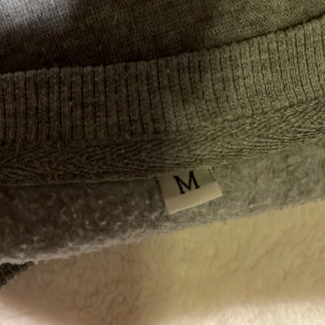 Grå basic sweatshirt - 1