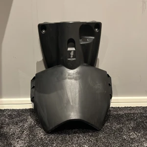 Benkåpa Original Svart | Yamaha Slider - •Benkåpa Original Svart | Yamaha Slider. I fint skick! Hör av dig vid frågor eller funderingar, mvh. 