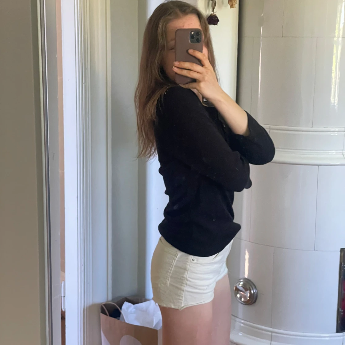 Svart stickad topp med knappar - 1