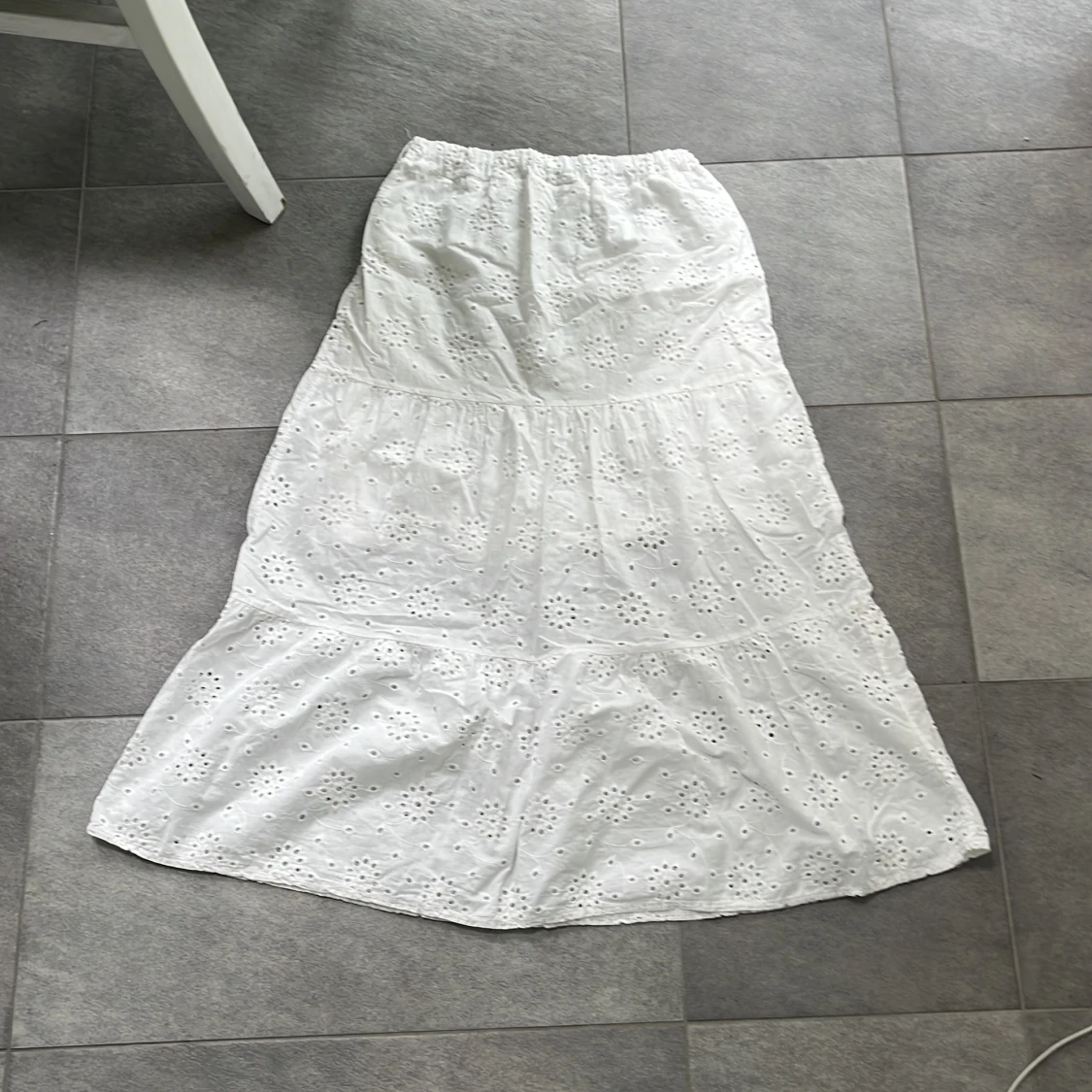 Vit broderad långkjol Made in Italy - 1