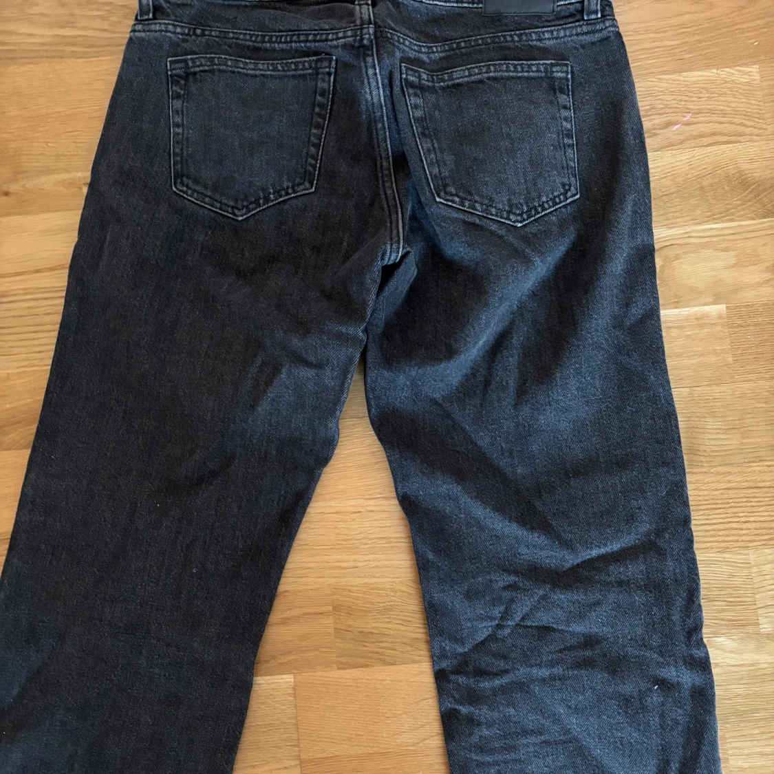 Svarta jeansbyxor från Weekday Arrow - 3