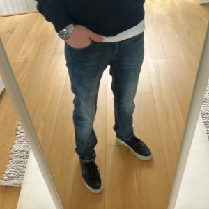 Levi’s Jeans  - Tja, säljer nu mina Levis Jeans i modellen 511 dom är splitter nya men bort klippta lappar, de är i strl 30/32 hör gärna av dig om du har några frågor!!