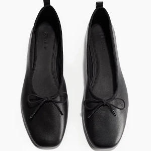 Ballerina skor - Säljer så fina ballerina skor i äkta läder! Endast använda en gång.