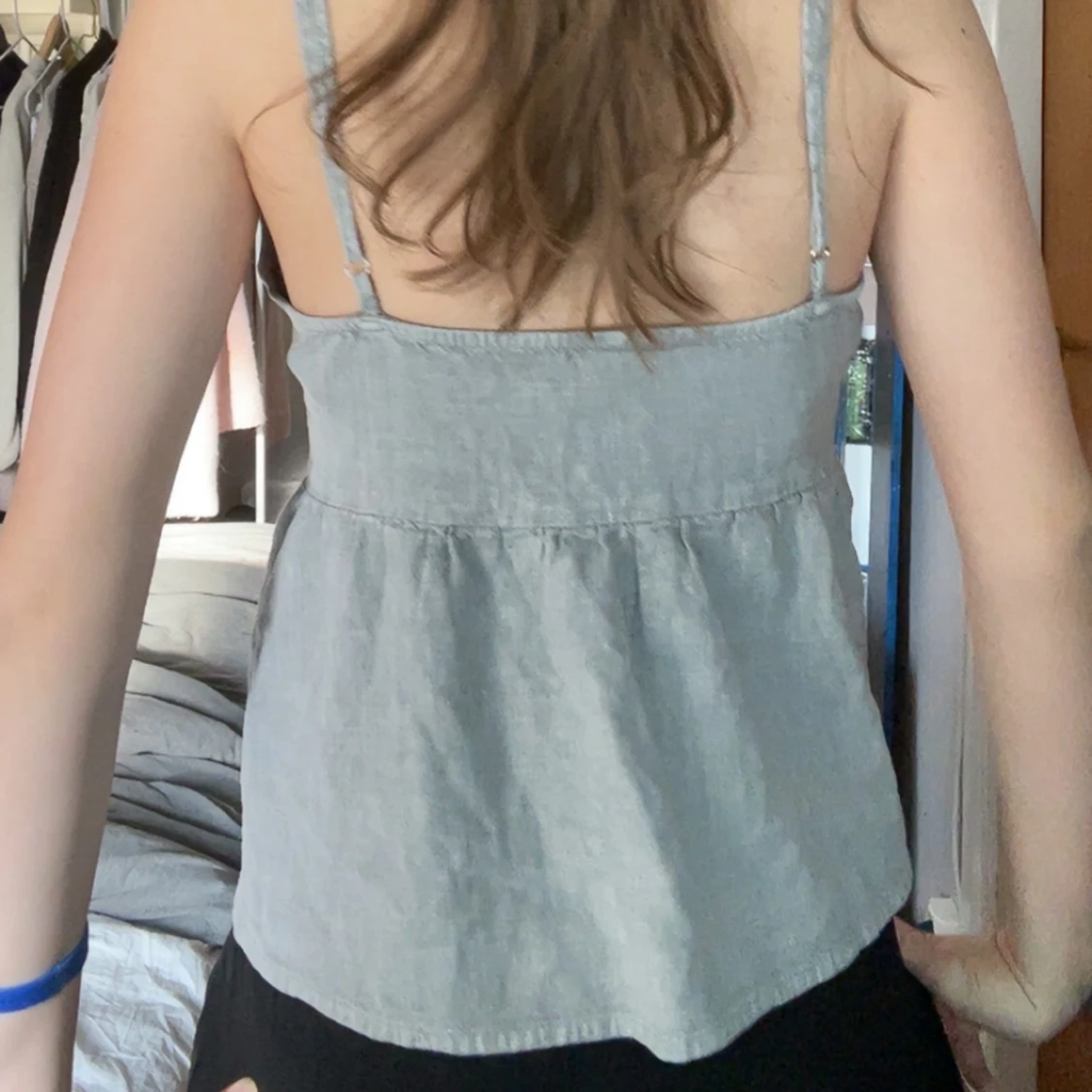 Ljusgrå fintopp i linne - 1