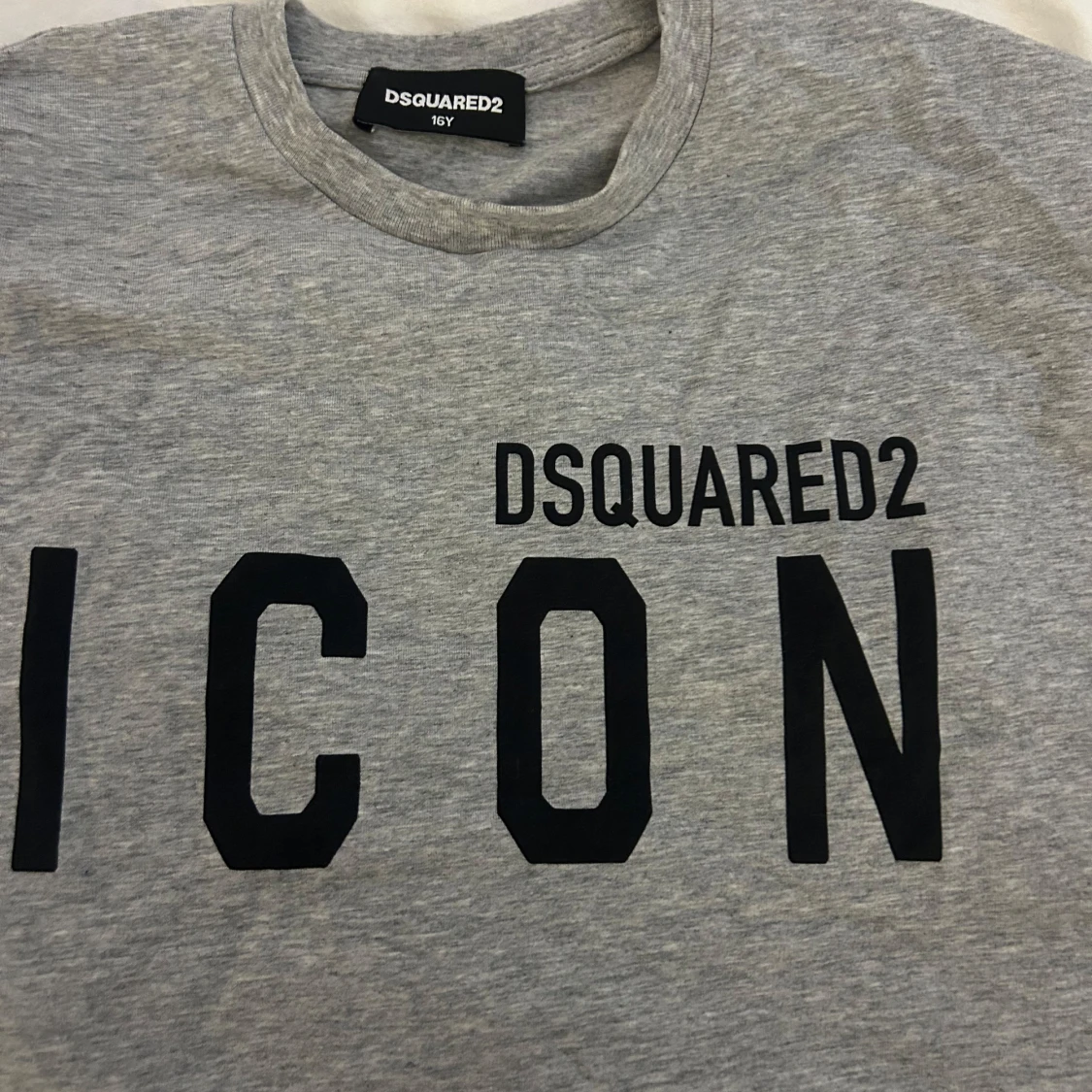 Grå t-shirt från Dsquared2 - 2