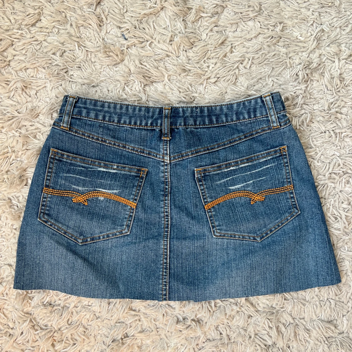 Lågmidjad jeanskjol  - 2