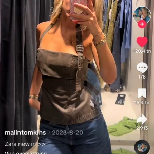 Topp från Zara - Så snygg top från zara. Aldrig använd, lappen sitter på. Str XS, men passar en S med