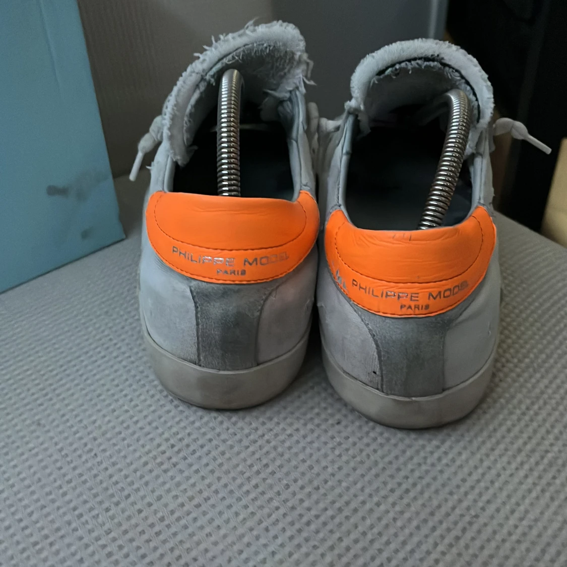 Vita sneakers från Philippe Model - 3