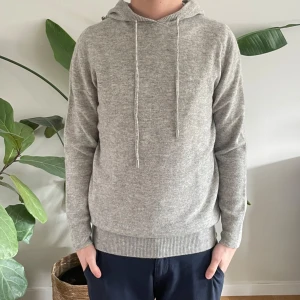 Merinoull Hoodie - En skitsnygg Merinoull Hoodie🌟 Storlek XS. Bara testad, aldrig använd! Snörena kan göras kortare! Hör av dig vid intresse eller minsta fundering😊
