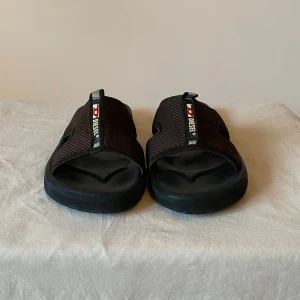 Unika tofflor vintage! - Unika tofflor köpta på secondhandbutik i Italien. OBS inte äkta Diesel men väldigt fina kopior :) använda två gånger pga har ett par till jag gillar lite mer 