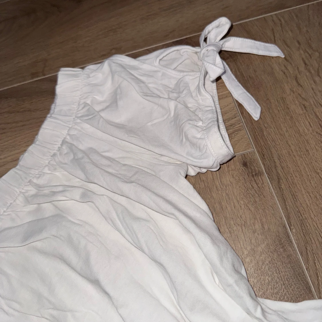 Vit offshoulder blus med knytband - 1