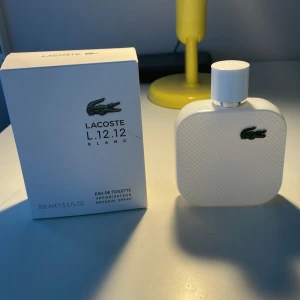 Lacoste L.12.12 - Hej, säljer min Lacoste parfym som är en av de bästa sommar parfymerna den har box och parfymen är 85 ml av 100 kan diskutera pris.