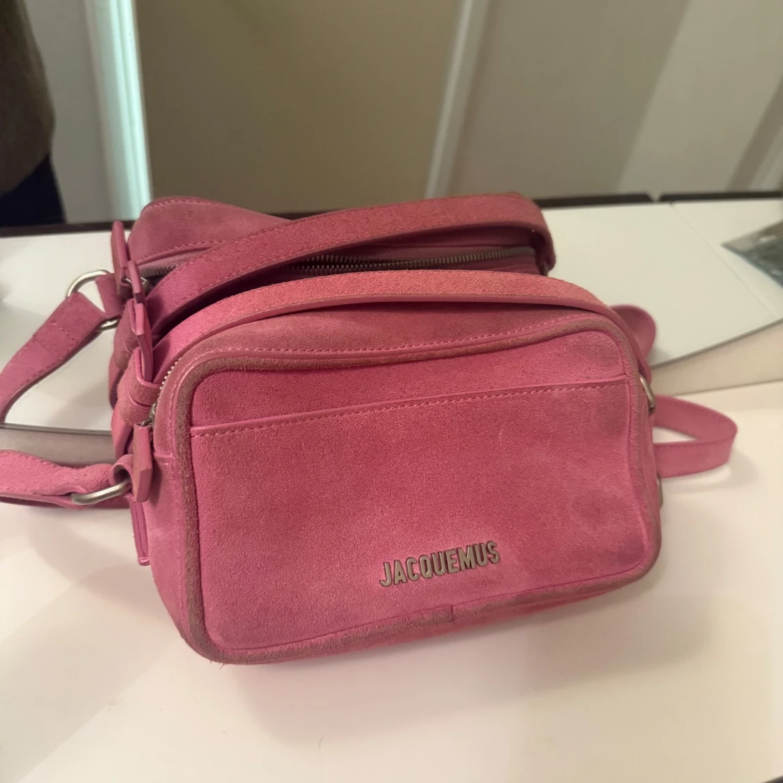 Rosa väska från Jacquemus