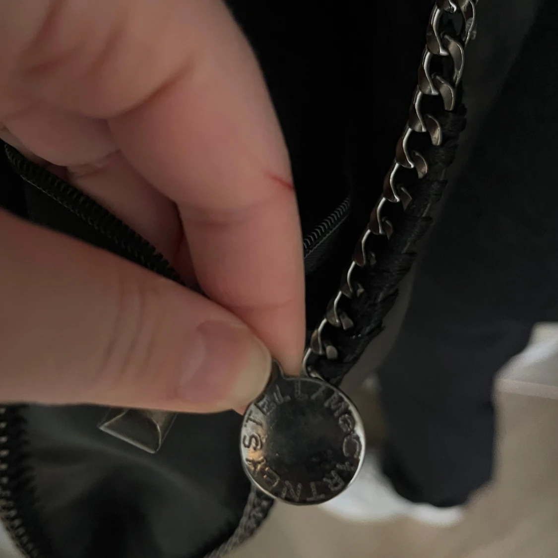 Svart axelväska från Stella McCartney - 1