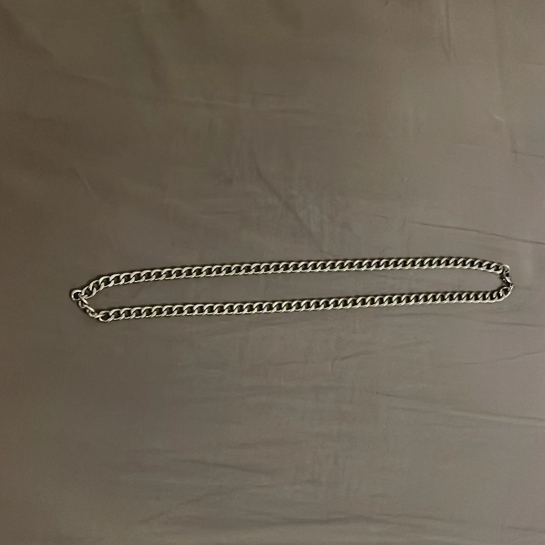 Silverfärgat kedjehalsband (50cm)