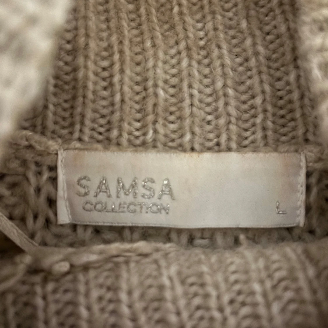 Beige stickad tröja från Samsa Collection - 2