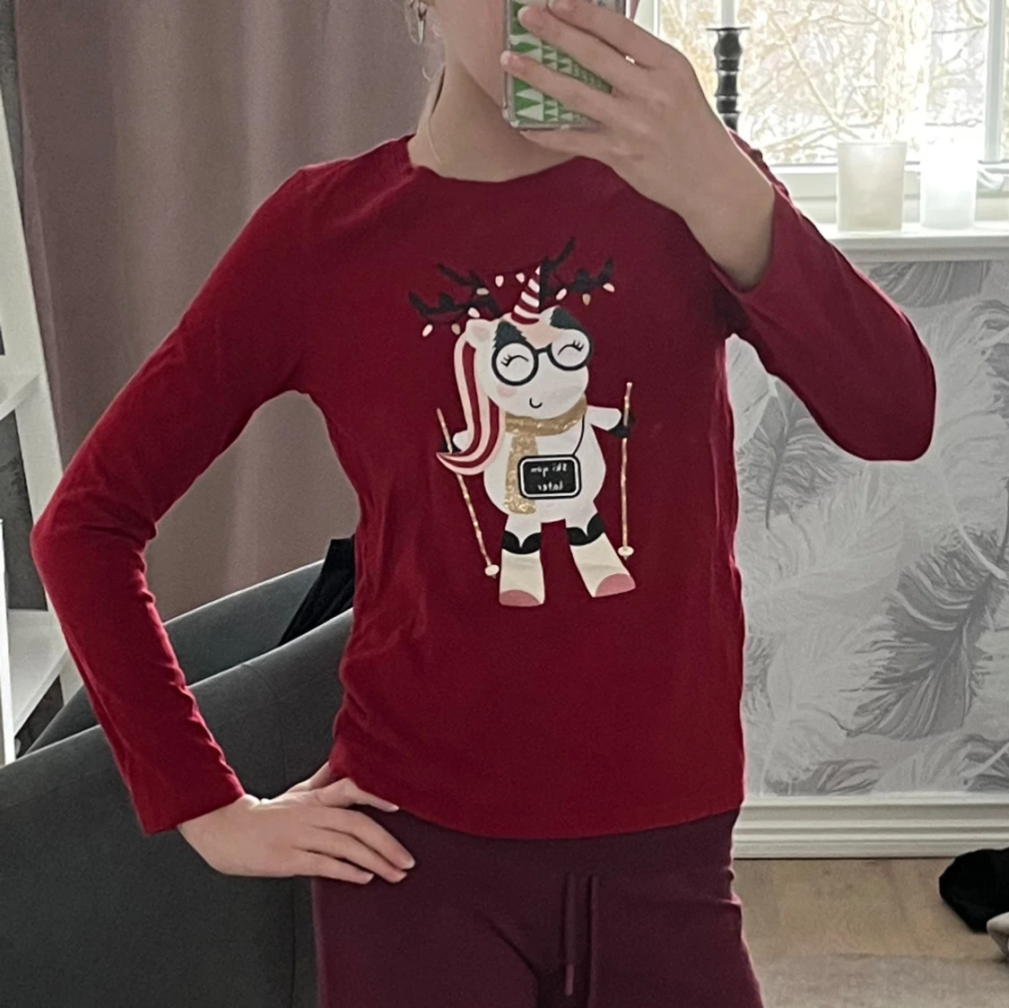 Röd långärmad tröja 