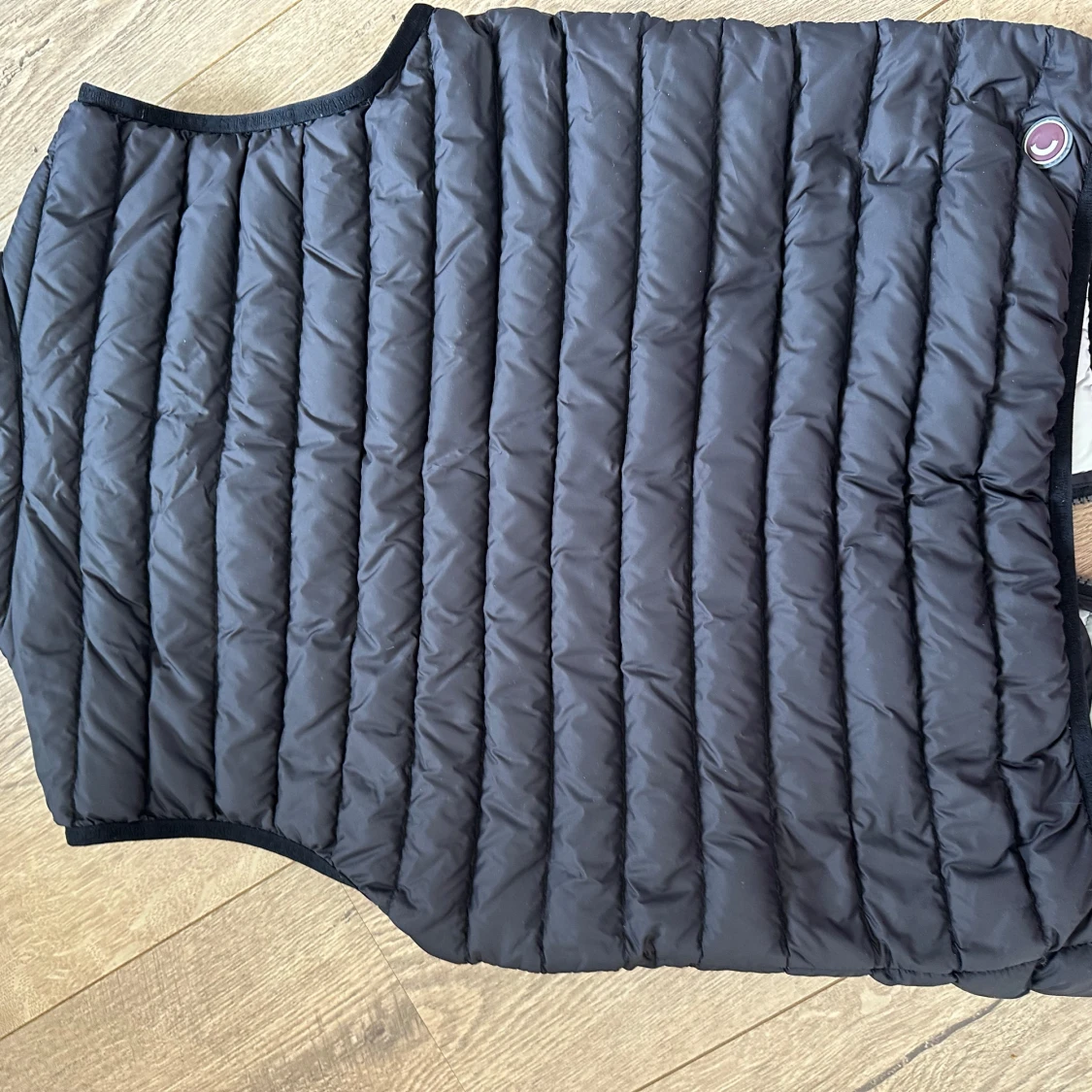 Svart dunväst från Colmar - 1