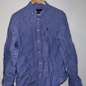 Morris - skjorta  - Morris - skjorta strl S (37/38) Använd, cond 9/10  Nypris 1.199:- Mitt pris 300:- 