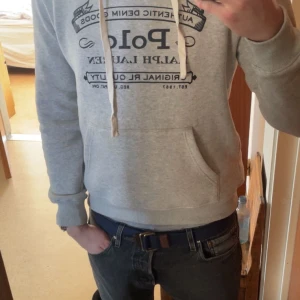 Ralph lauren hoodie - Sällsynt hoodie från ralph lauren i toppskick!  Storlek L