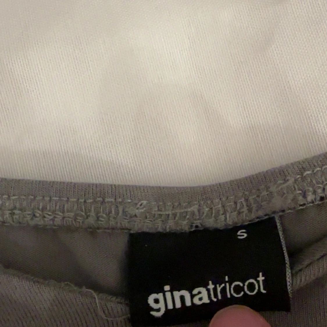 Grå offshoulder topp - 4