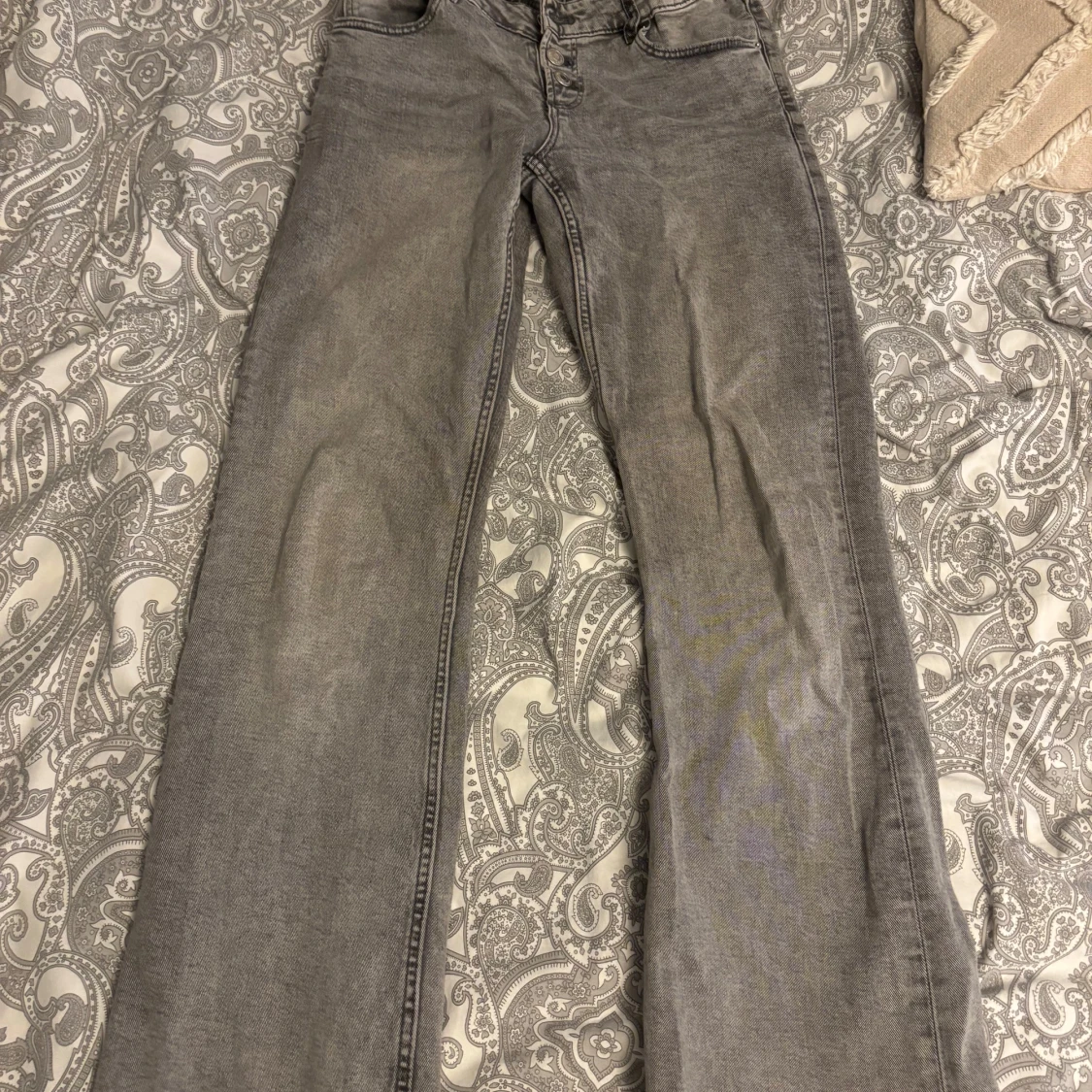Grå jeans - 1