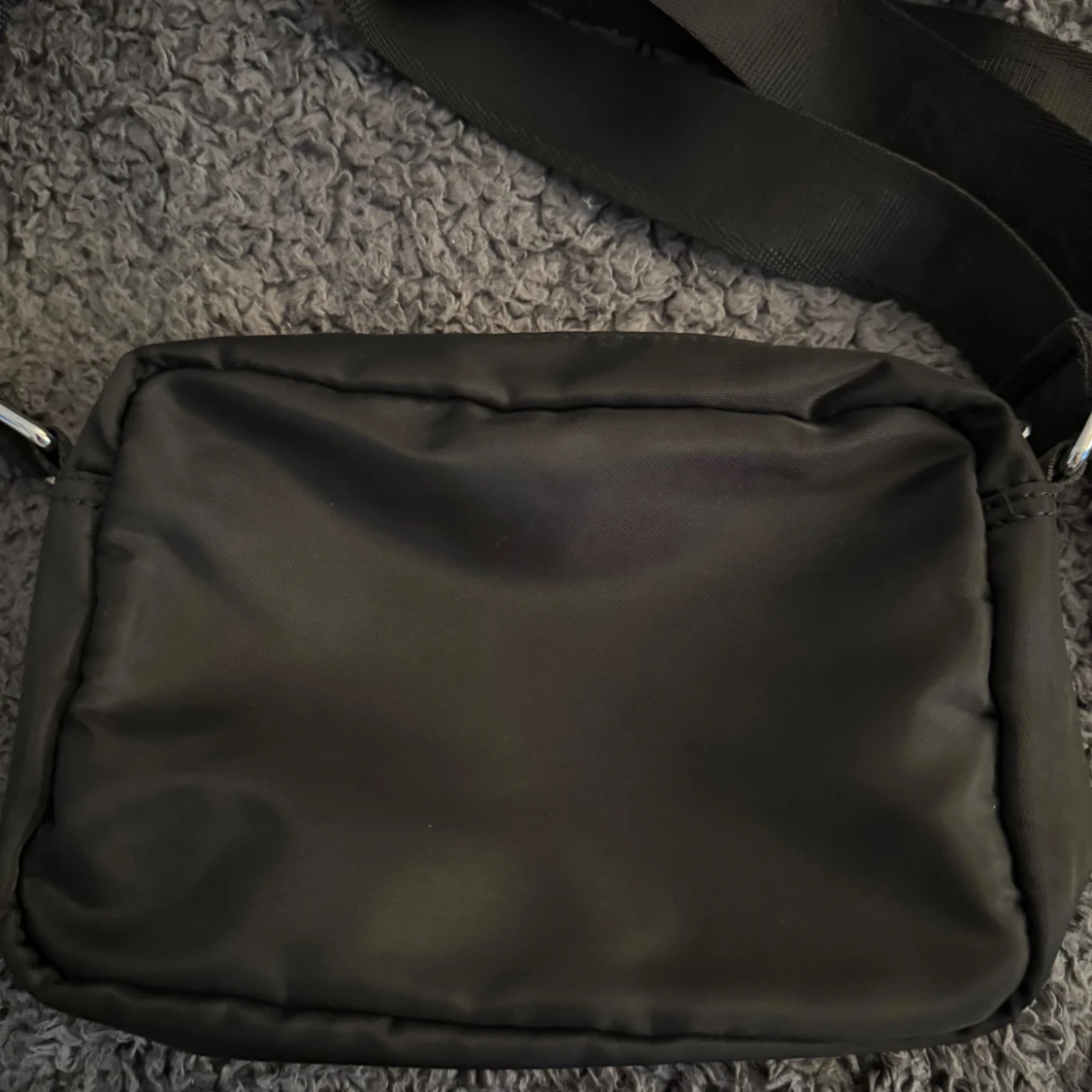 Burberry rutig axelväska med logoband - 2