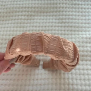 Rosa diadem  - Så fint gammaldags diadem!!