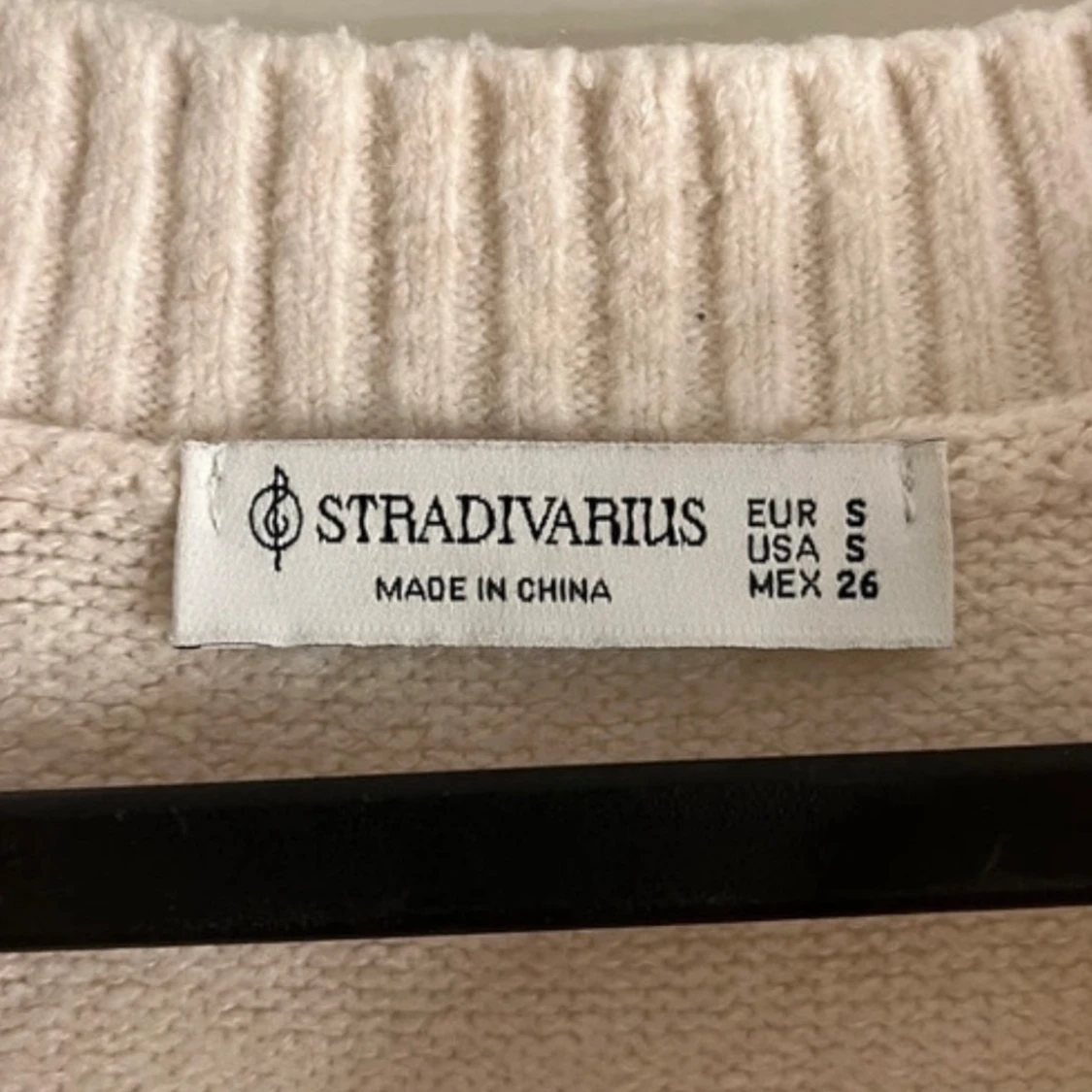 Vit stickad tröja från Stradivarius - 2