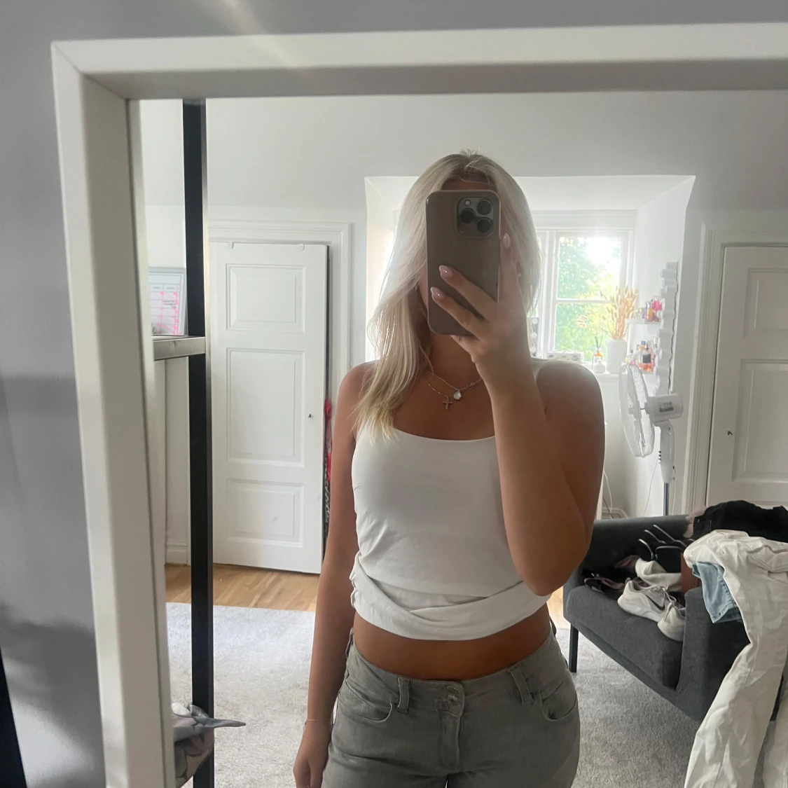 Grå bootcut jeans med låg midja